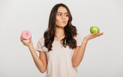 Portrait,Of,A,Confused,Young,Asian,Woman,Choosing,Between,Donut Portrait,Of,A,Confused,Young,Asian,Woman,Choosing,Between,Donut